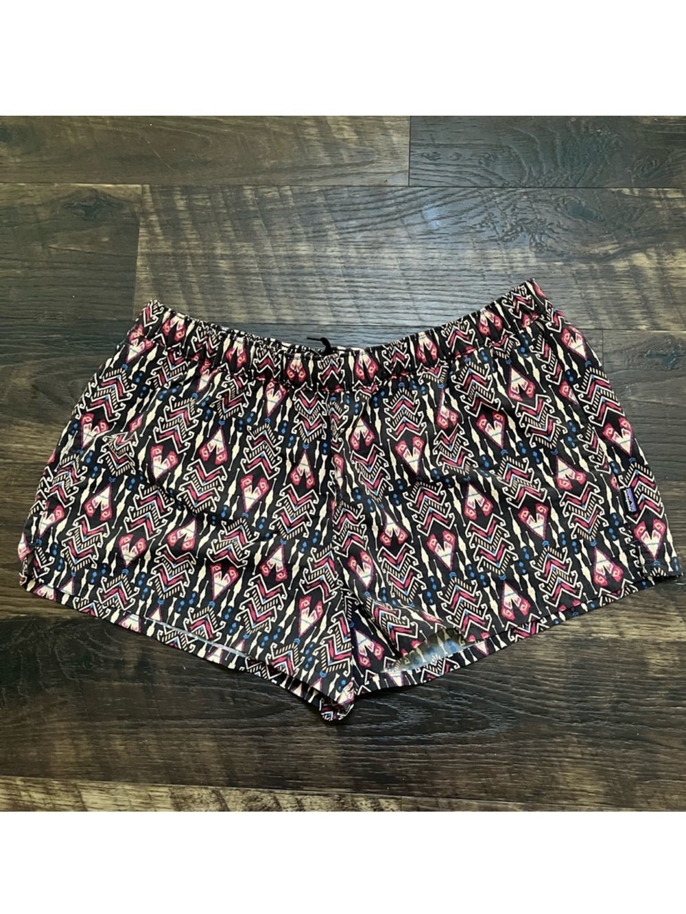 Patagonia 2.5” Baggies Aztec shorts XL